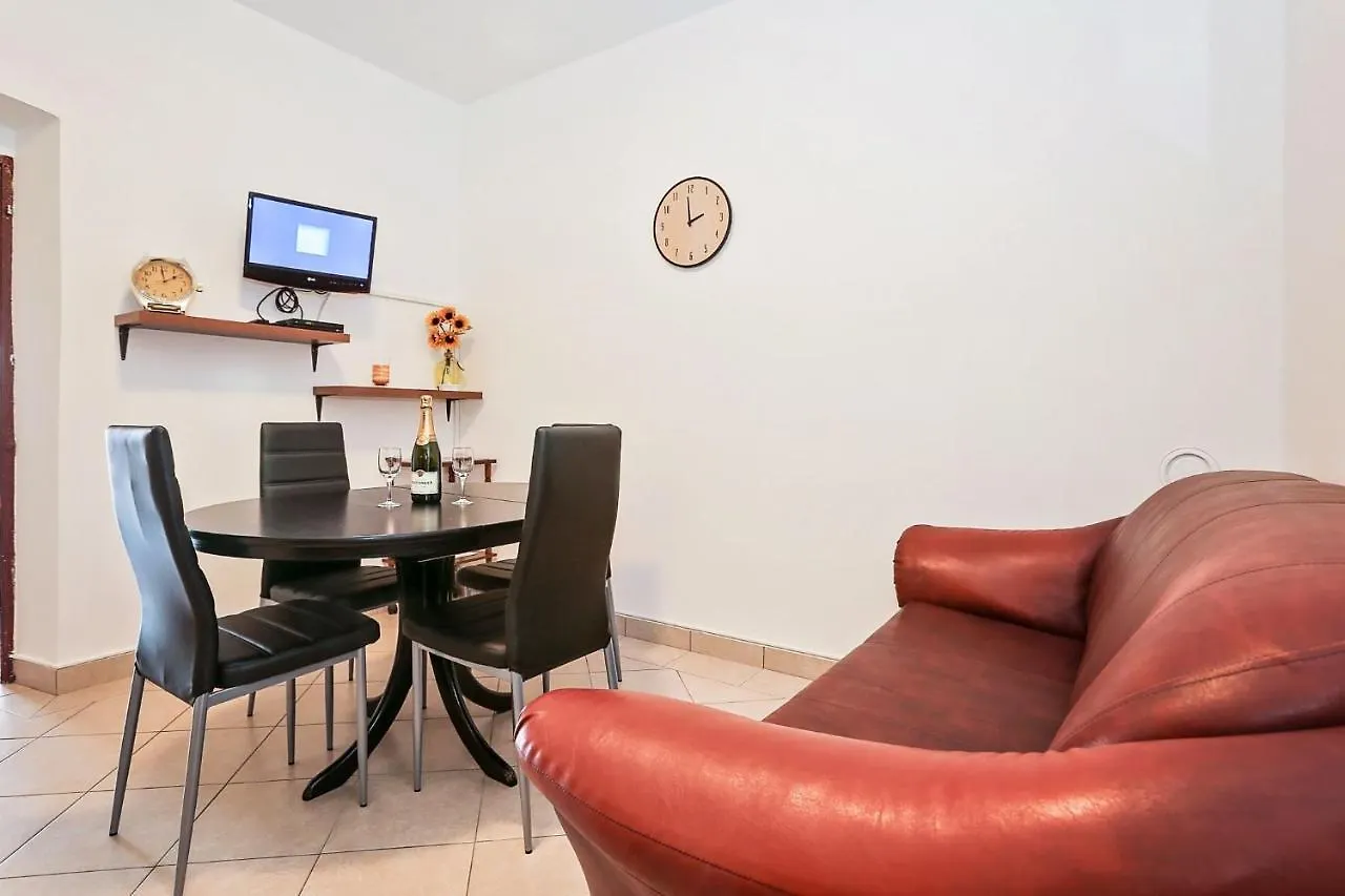 Ivana Vrsar Apartment