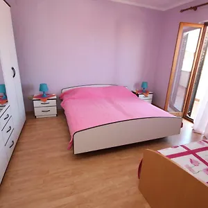  Apartment Sandi